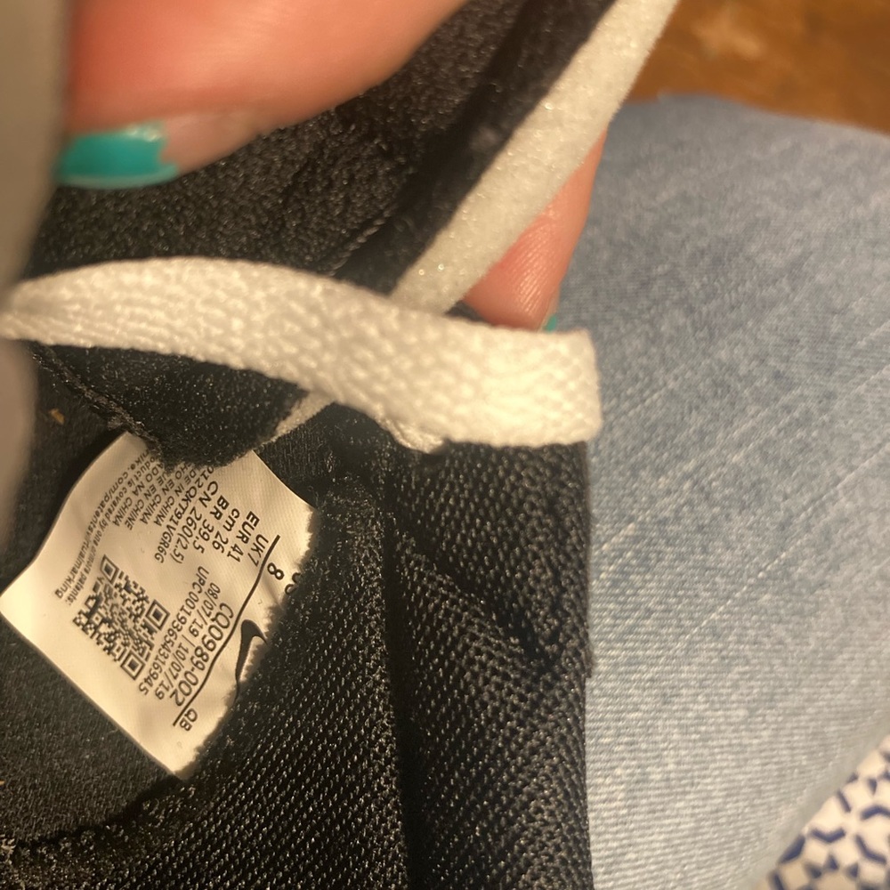 Nike size 8 white and black